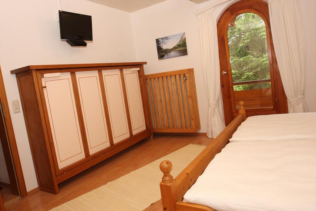 Ferienwohnung Am Roemerweg Wald Інцель Екстер'єр фото